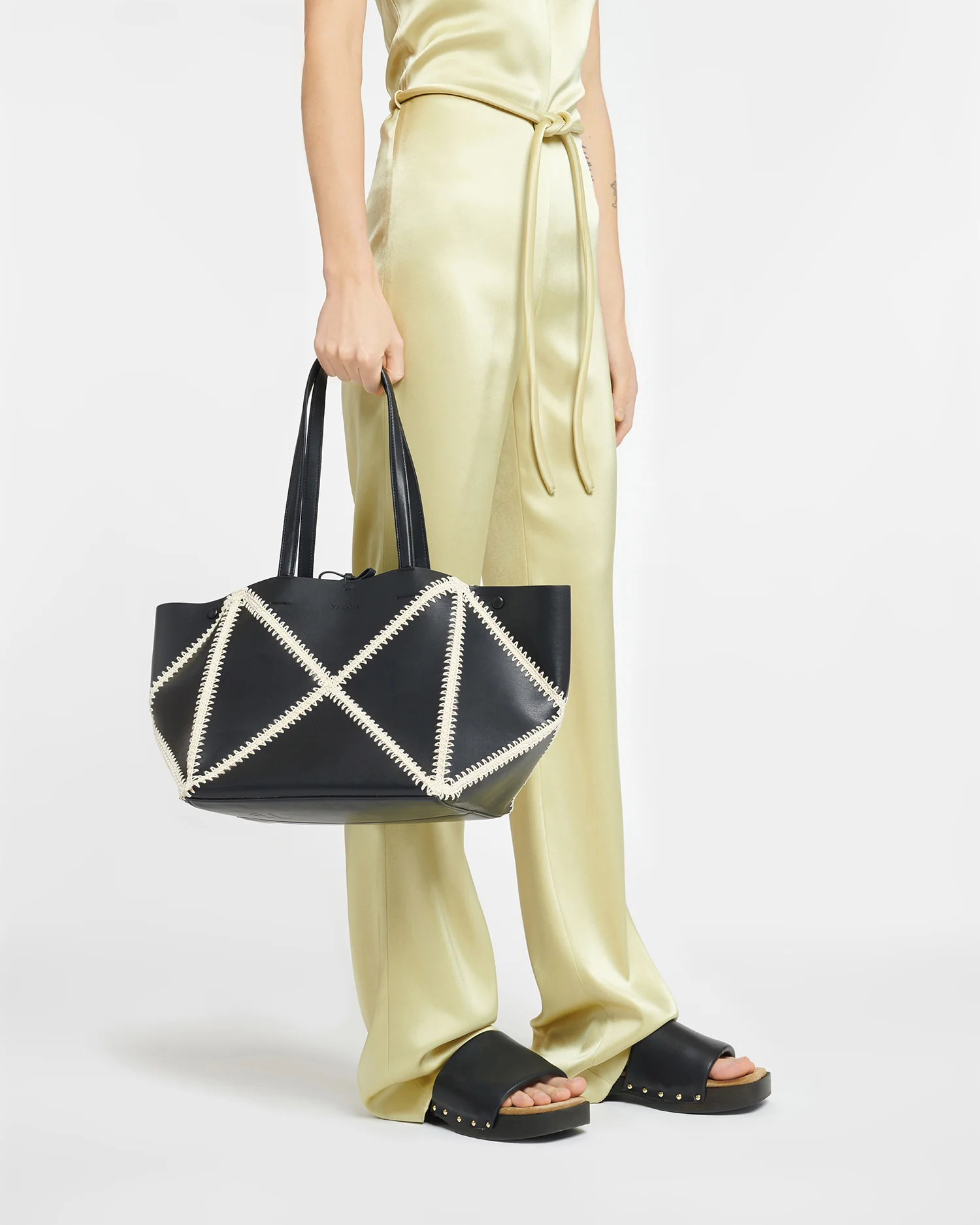 Origami Tote - Alt-Nappa crochet tote - Black/Crème - Image 6