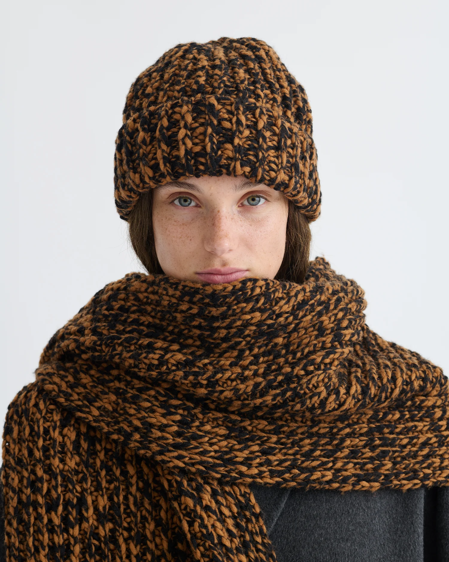 Corey - Beanie hat - Rust/Black