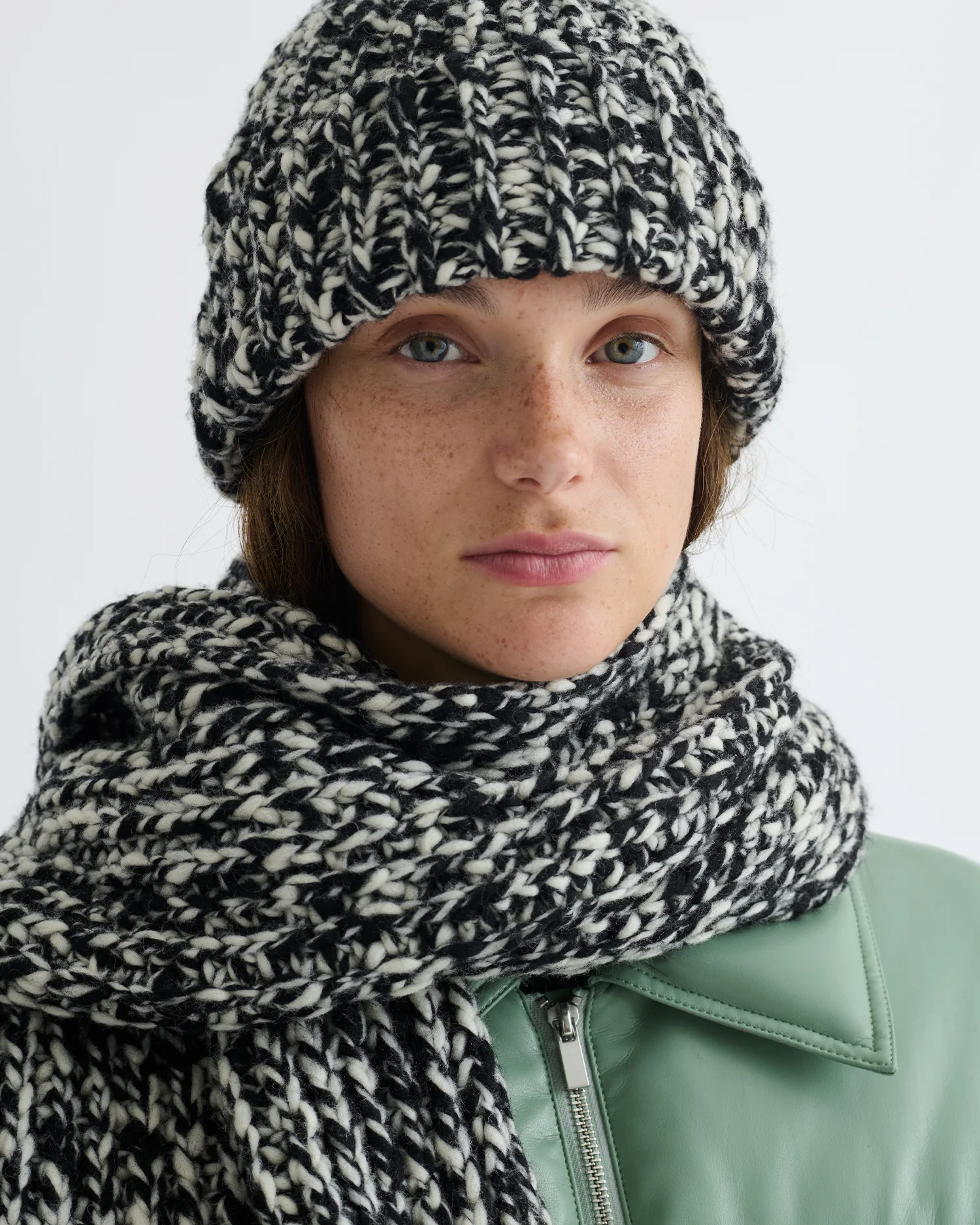 Lance - Wool scarf - Black/White - Image 2