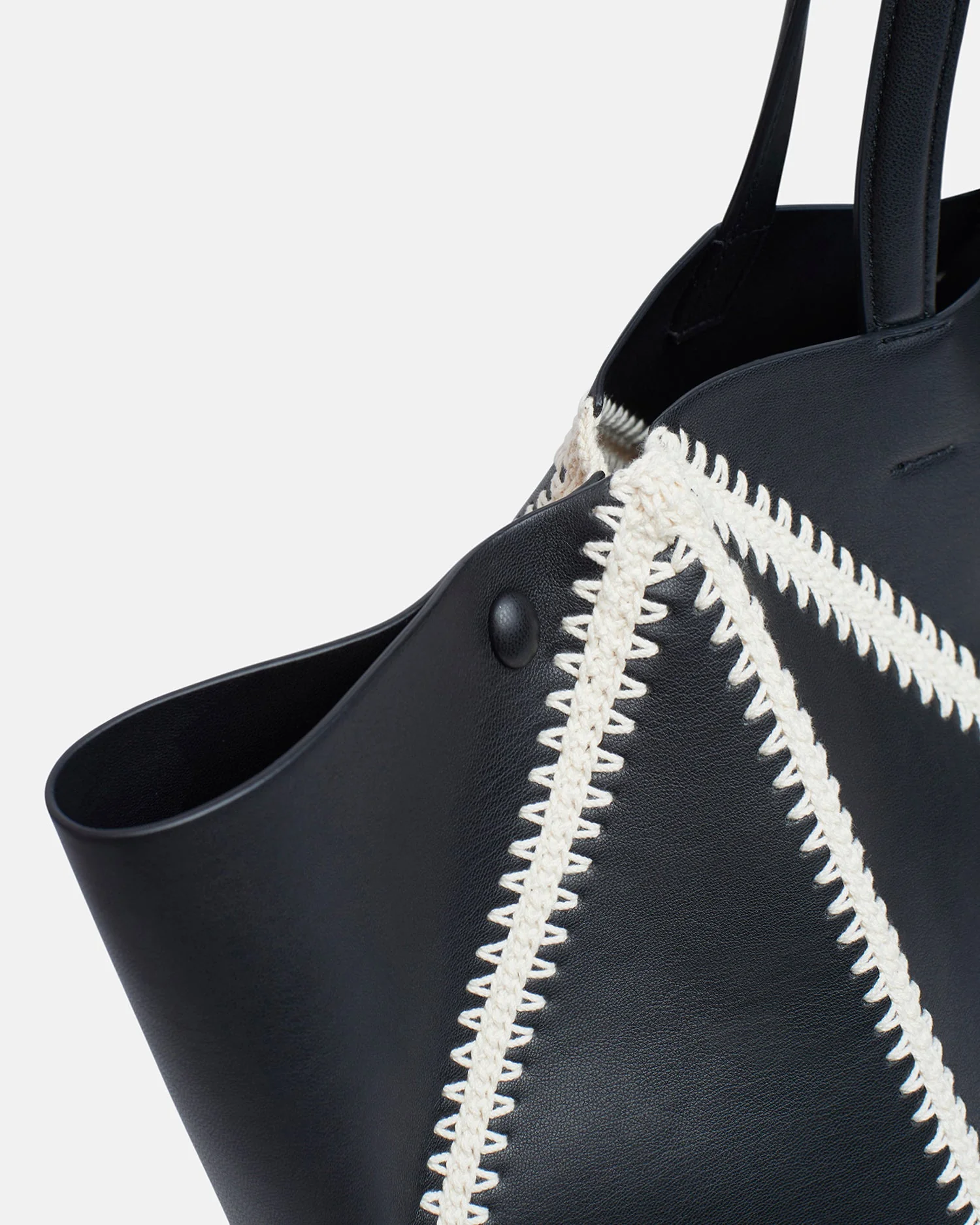Origami Tote Large - Alt-Nappa crochet tote - Black/Crème - Image 6
