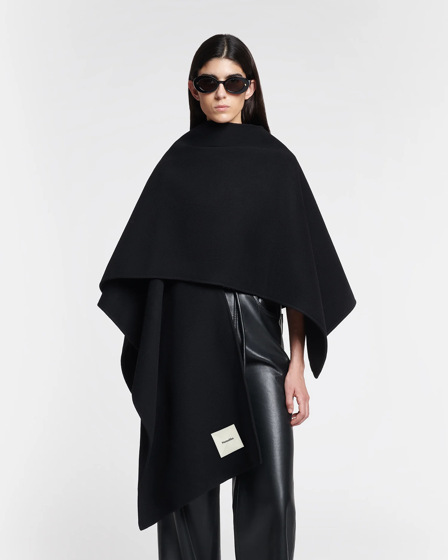 Kamin - Shawl - Black