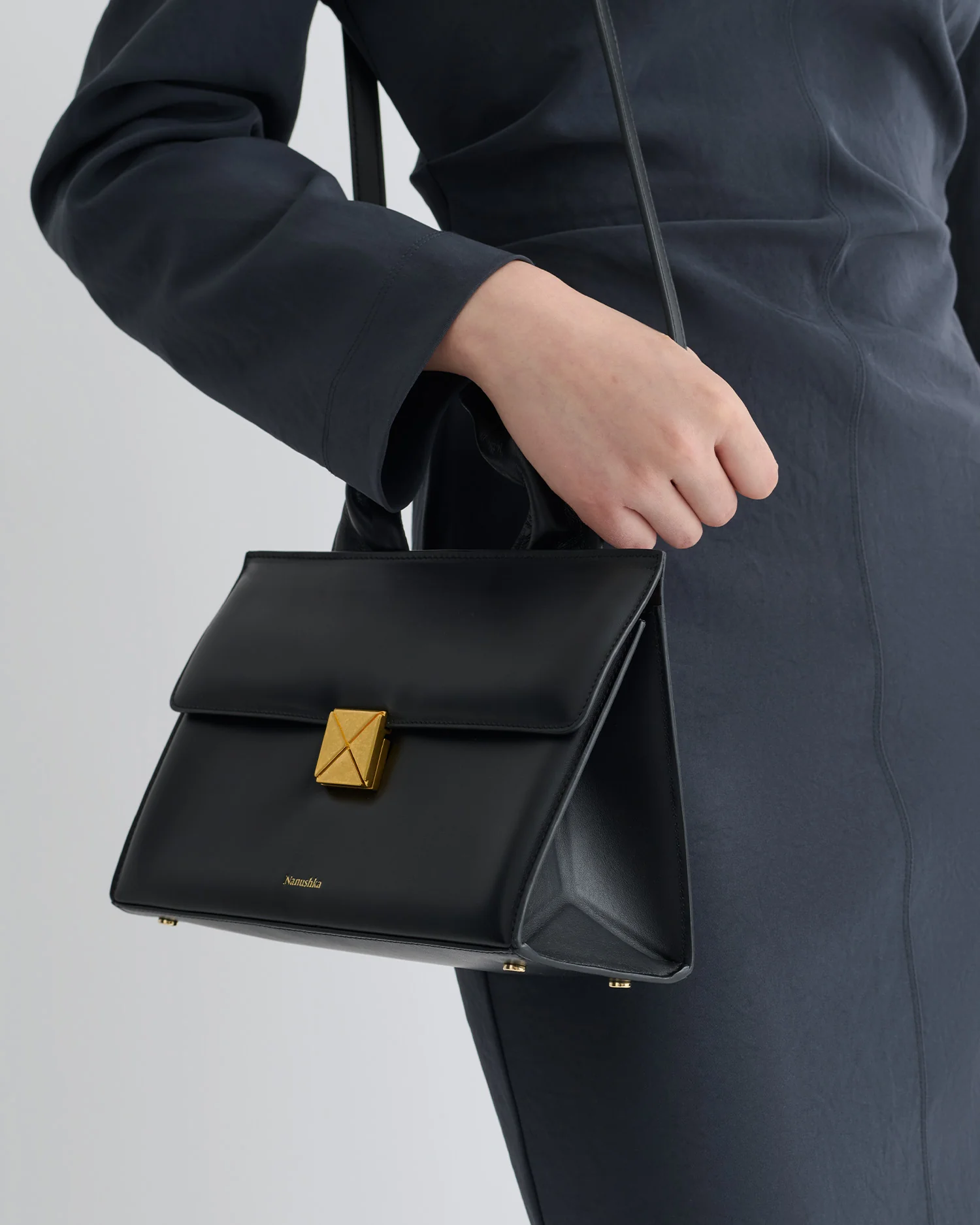 The SANDI Lock - Top handle bag - Black - Image 7