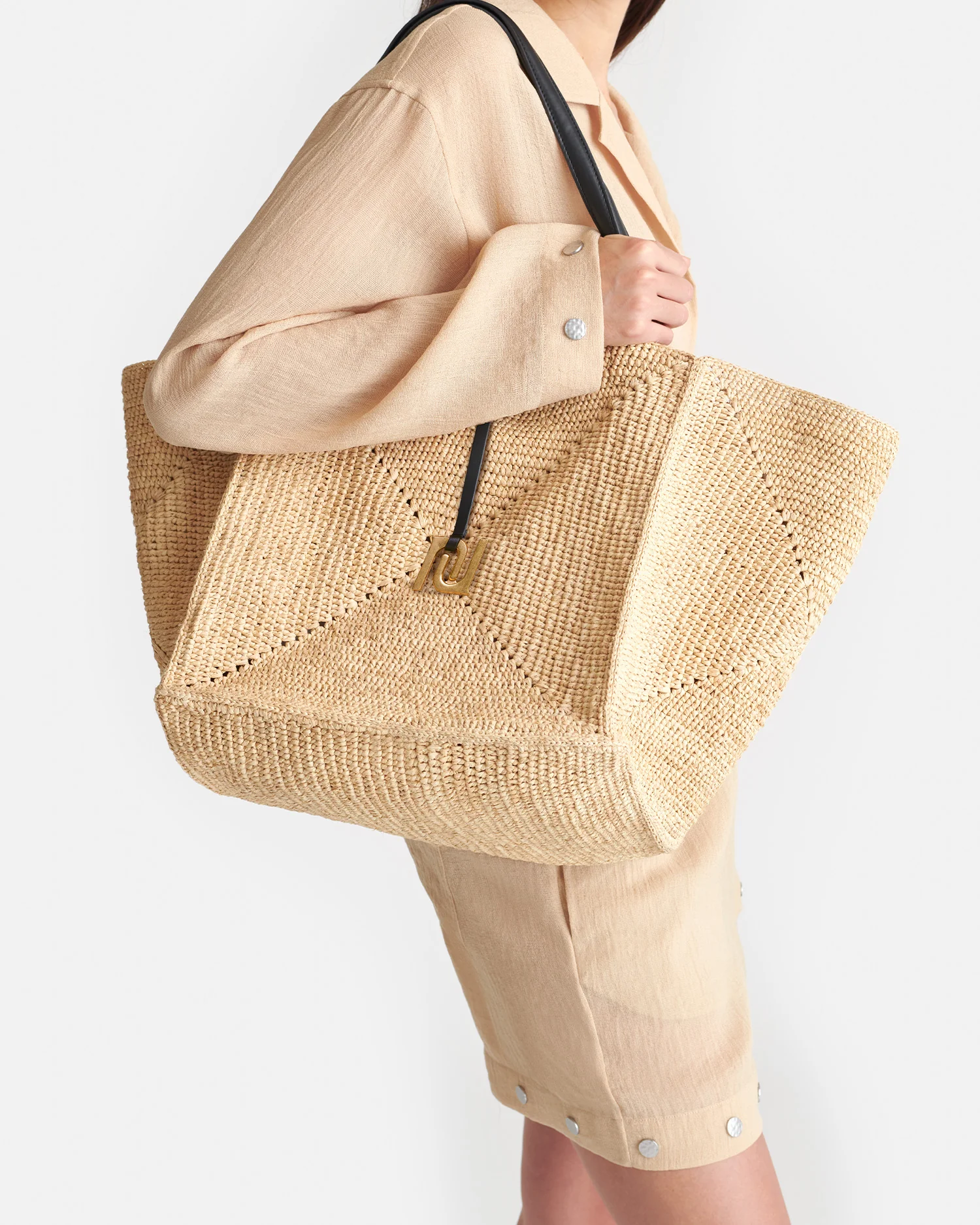 Origami Tote Large - Raffia charm tote - Natural/Black - Image 4