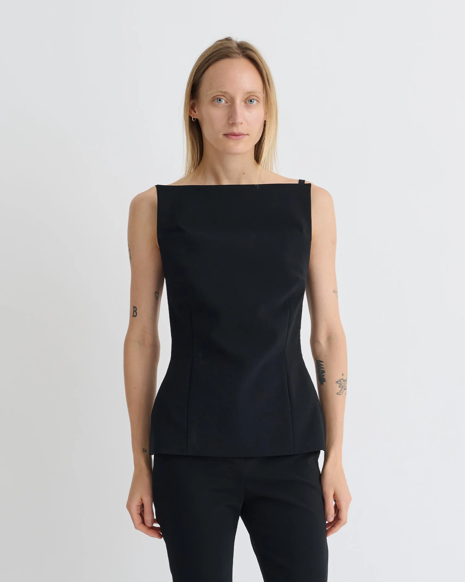 Laree - Structured top - Black
